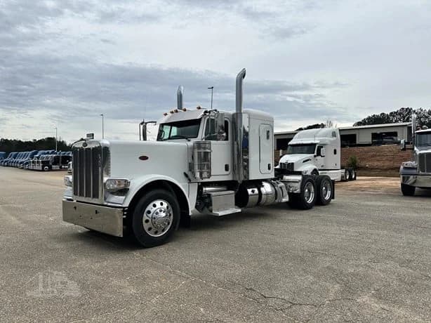 2020 Peterbilt 389