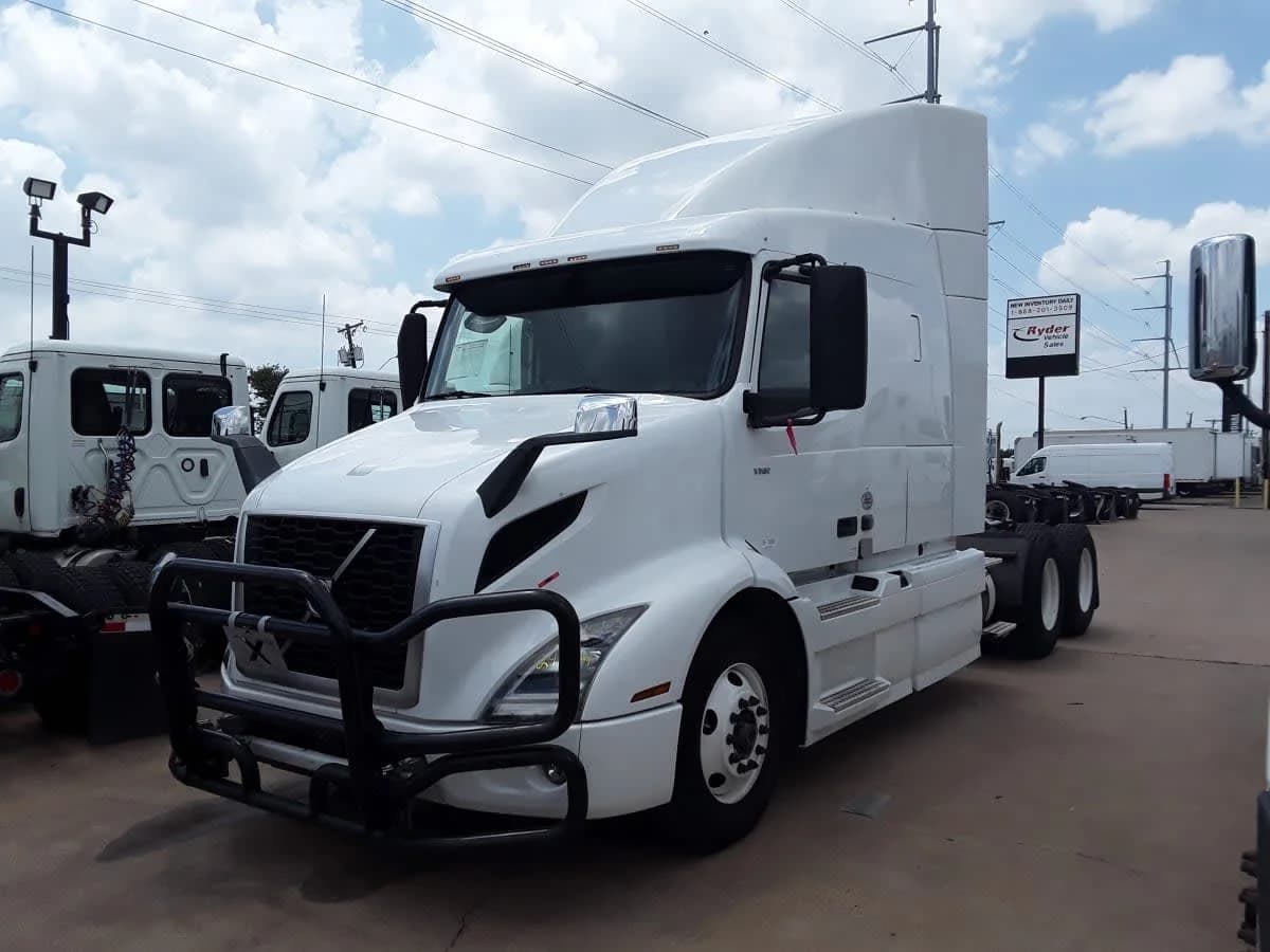2020 Volvo VNR 640