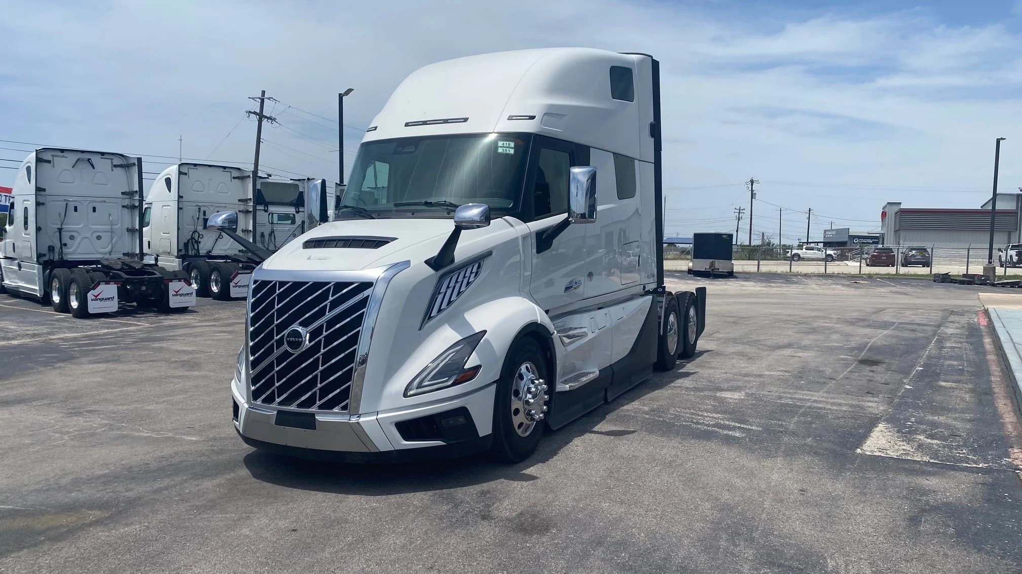 2025 Volvo VNL 860