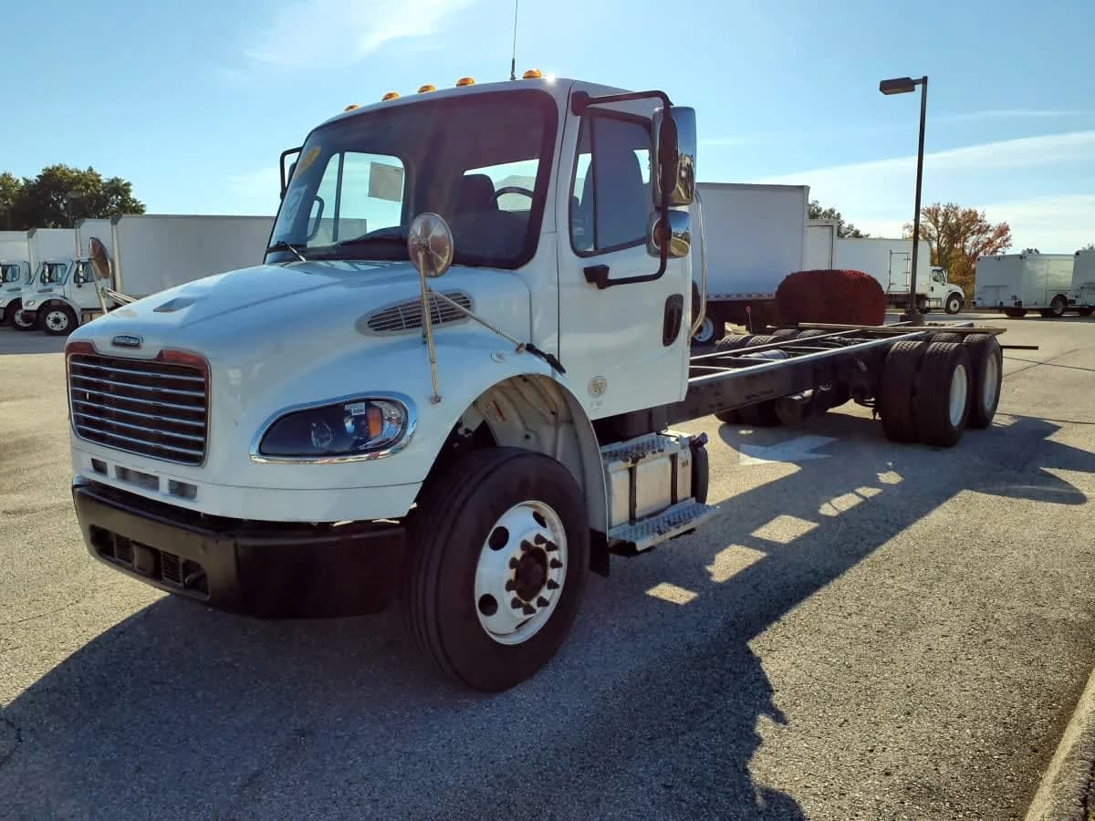 2021 Freightliner M2 106