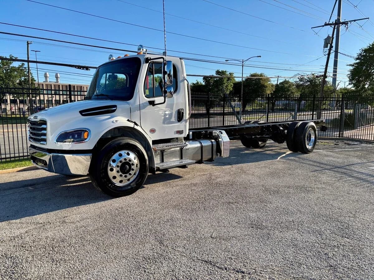 2027 Freightliner M2 106