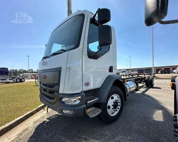 2025 Peterbilt 220EV