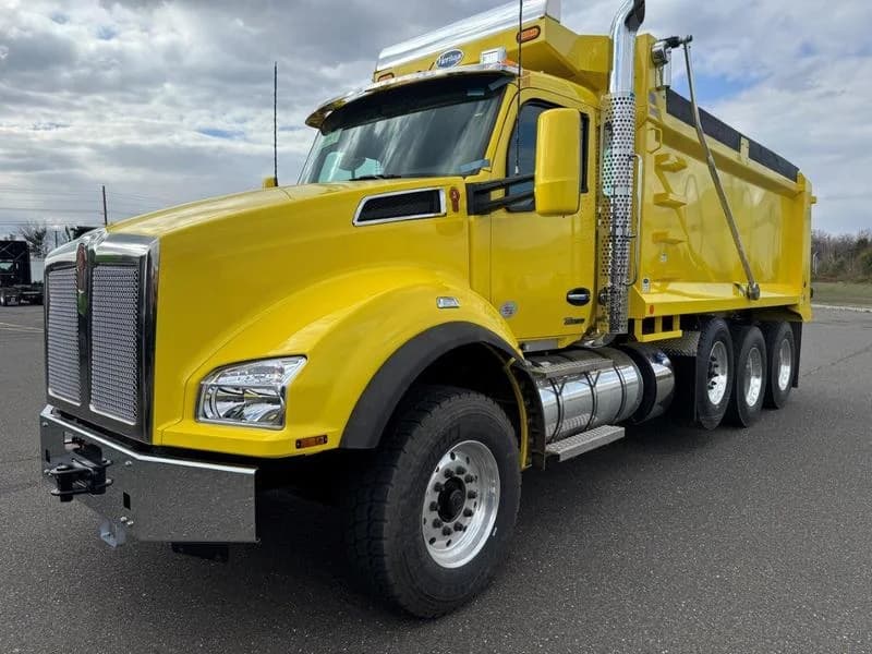 2025 Kenworth T880