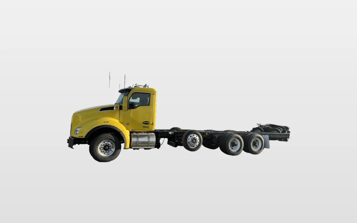 2025 Kenworth T880