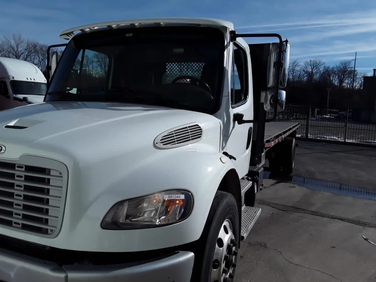 2018 Freightliner M2 106