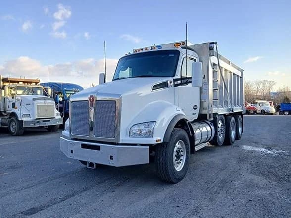 2025 Kenworth T880