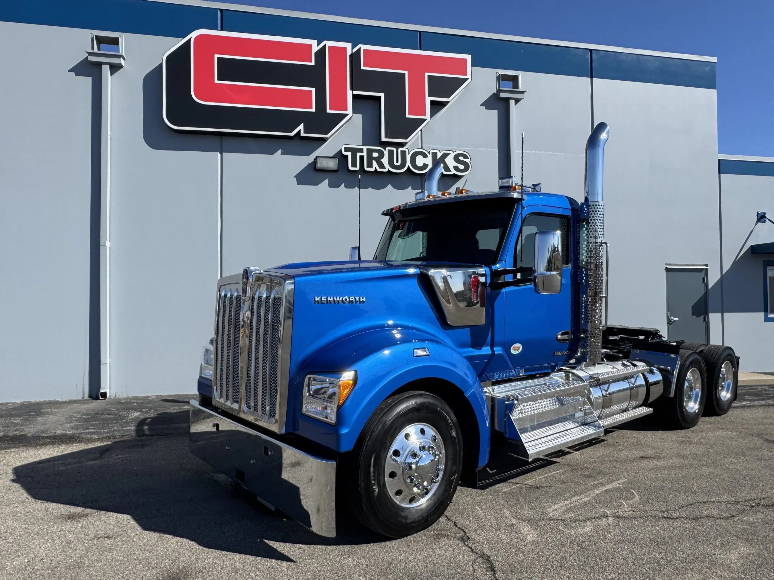 2027 Kenworth W990