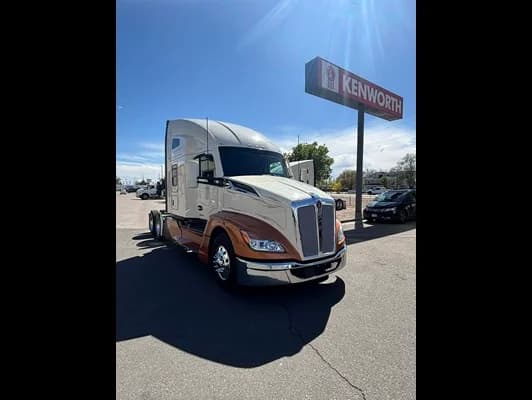 2023 Kenworth T680