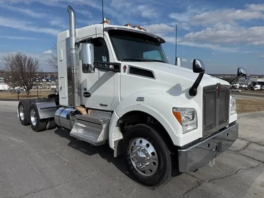 2022 Kenworth T880