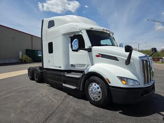 2023 Peterbilt 579