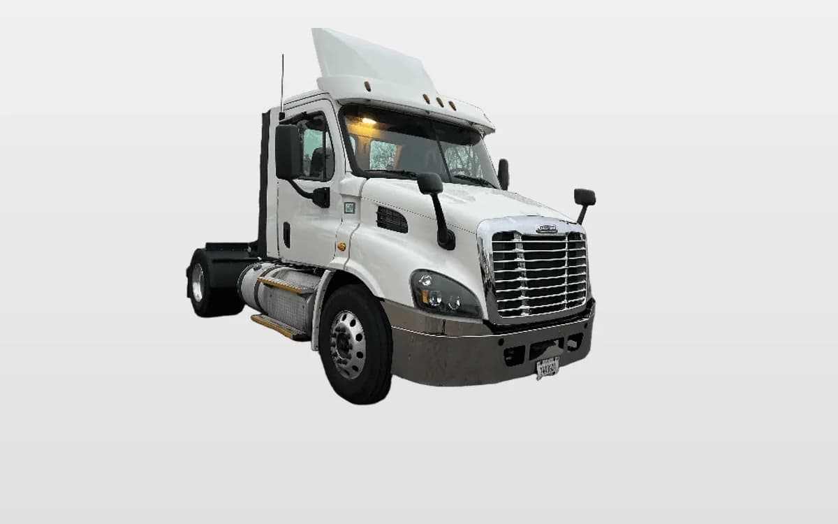 2017 Freightliner Cascadia in Brooklyn Park, MN