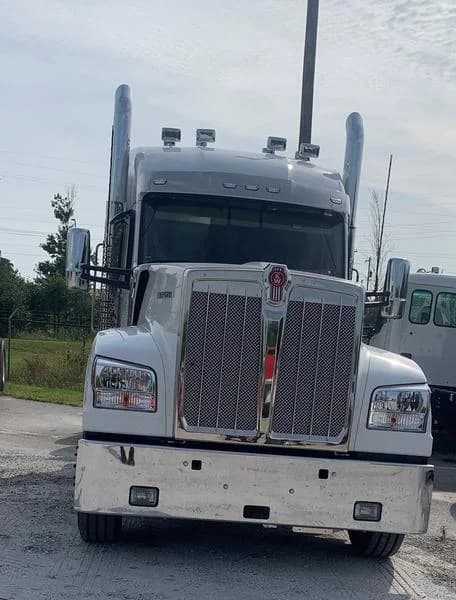 2026 Kenworth W990