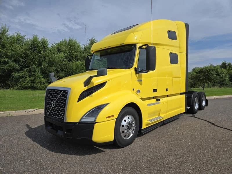 2022 Volvo VNL 760