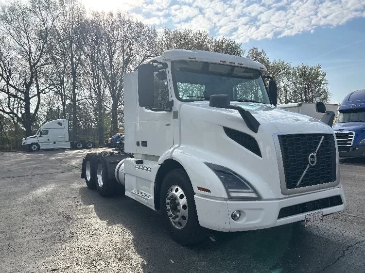 2020 Volvo VNR 640