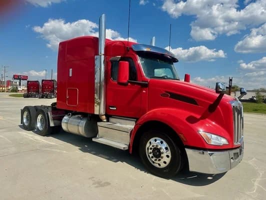 2023 Peterbilt 579