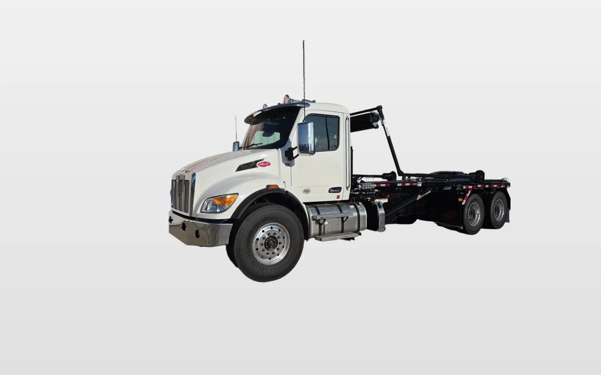2025 PETERBILT 548