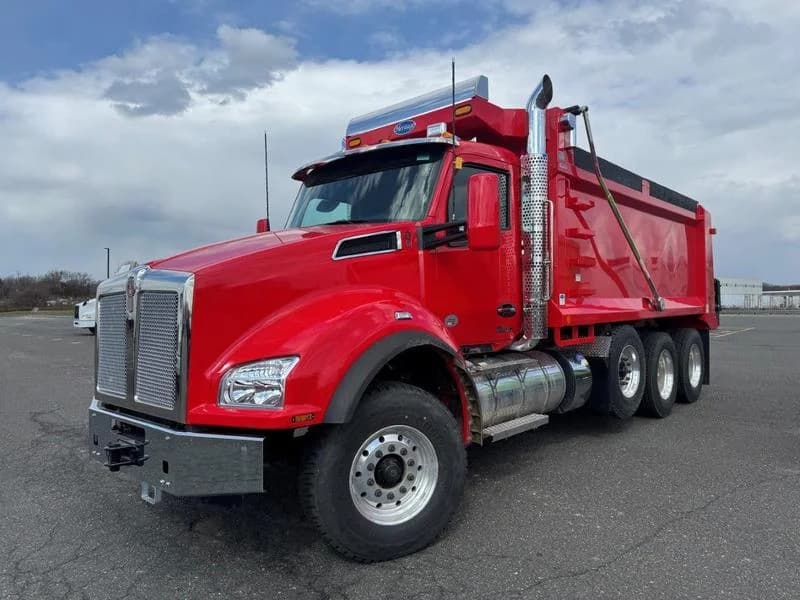2025 Kenworth T880