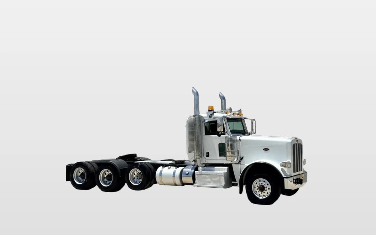 2015 Peterbilt 389