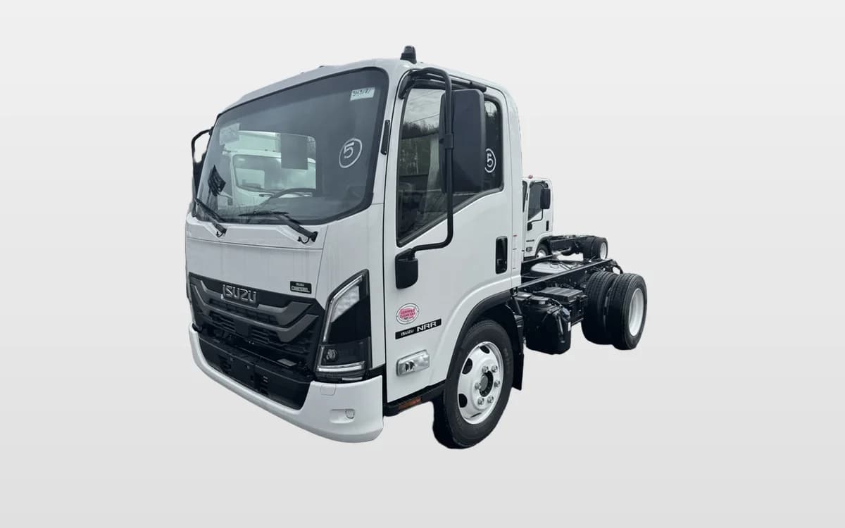 2025 Isuzu NRR in Wilmington, MA