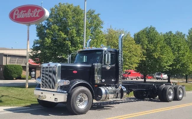 2025 Peterbilt