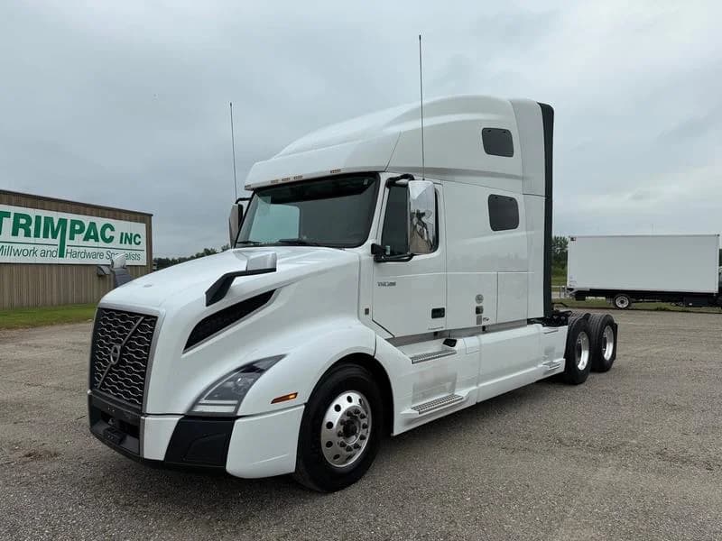 2022 Volvo VNL 760