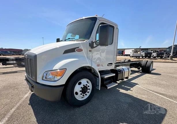 2025 Peterbilt 536
