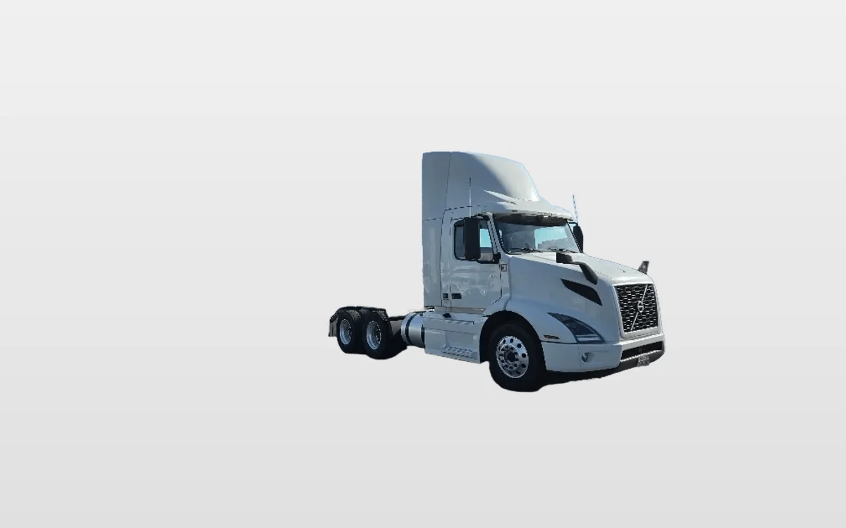2020 Volvo VNR 640 in West Sacramento, CA