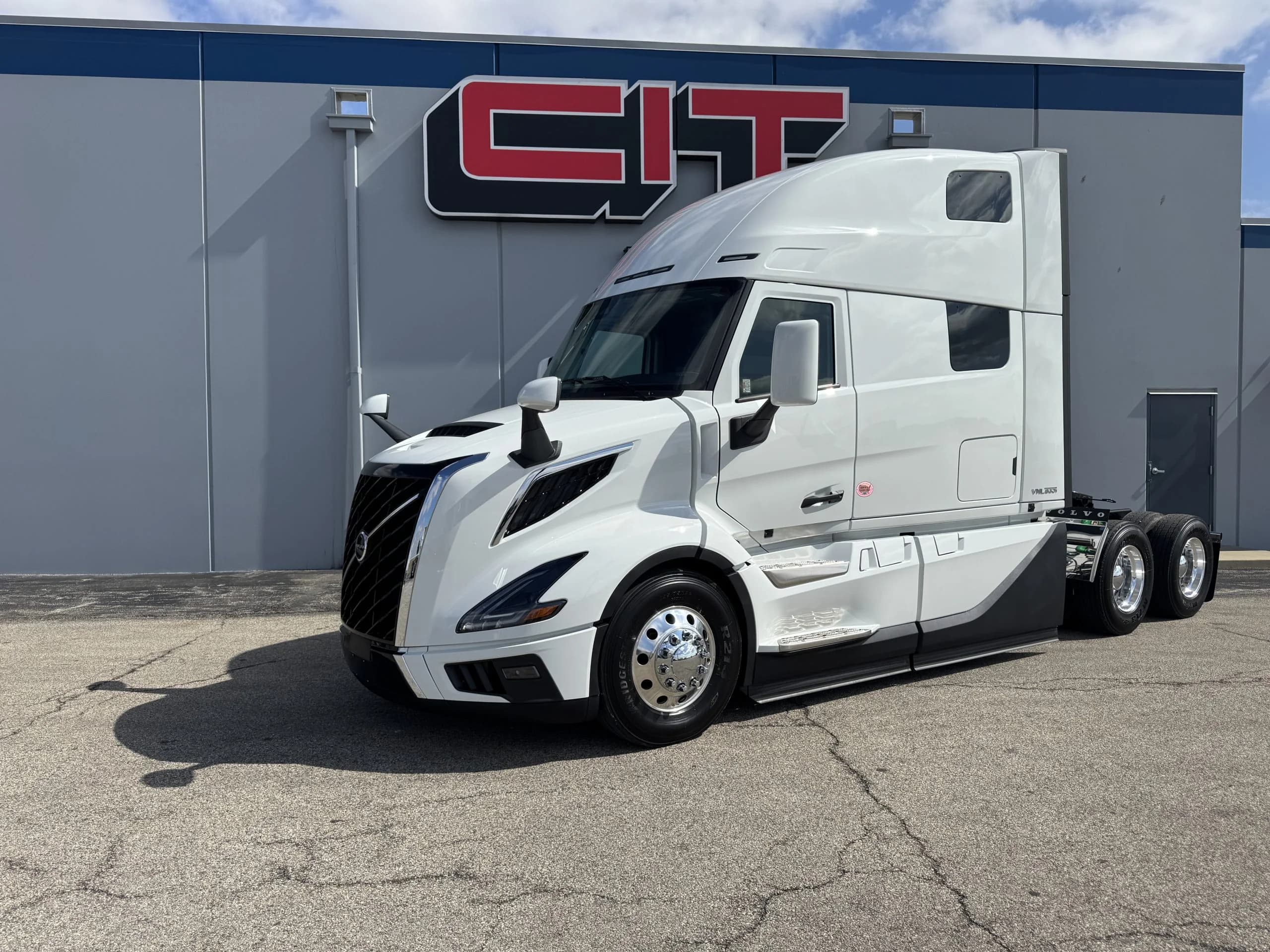 2027 Volvo VNL 860