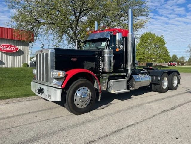 2023 Peterbilt 389