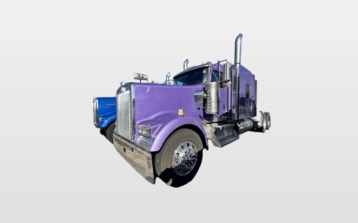 2023 Kenworth W900
