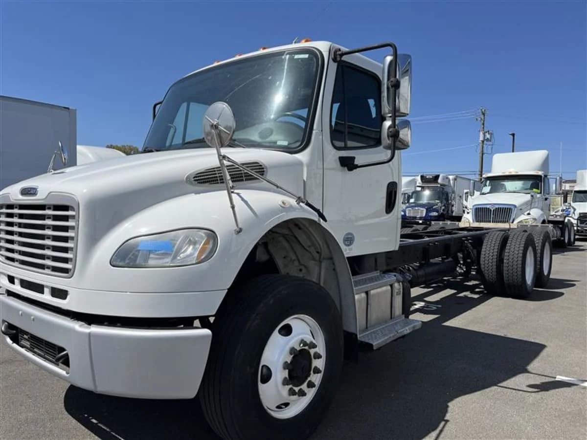2016 Freightliner M2 106
