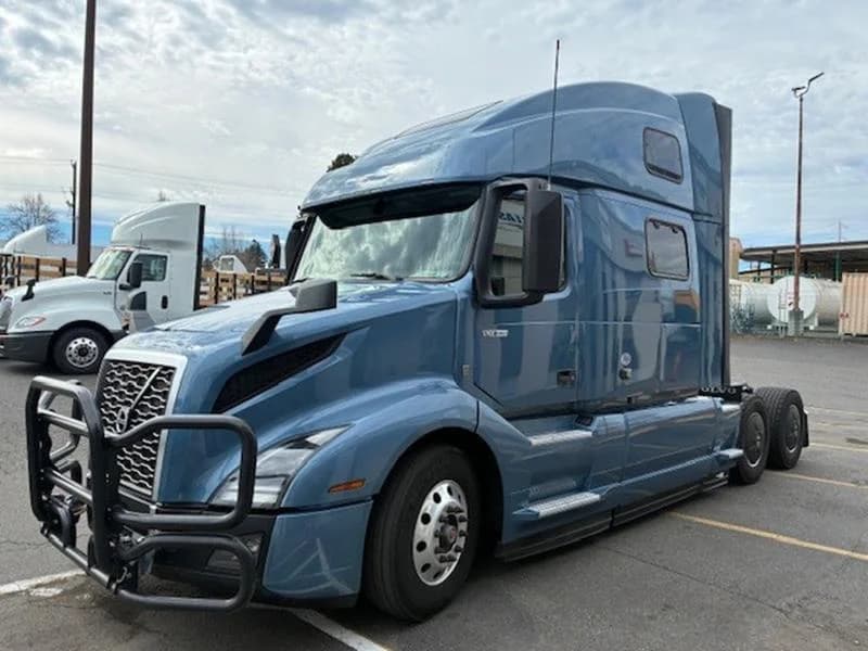 2022 Volvo VNL 860