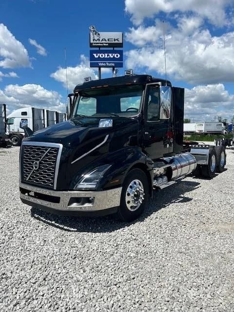 2025 Volvo VNL 300