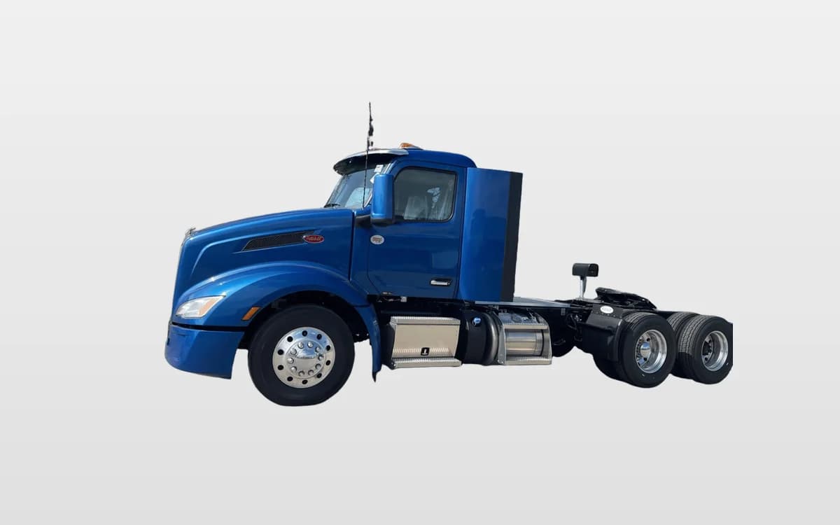 2027 Peterbilt 579