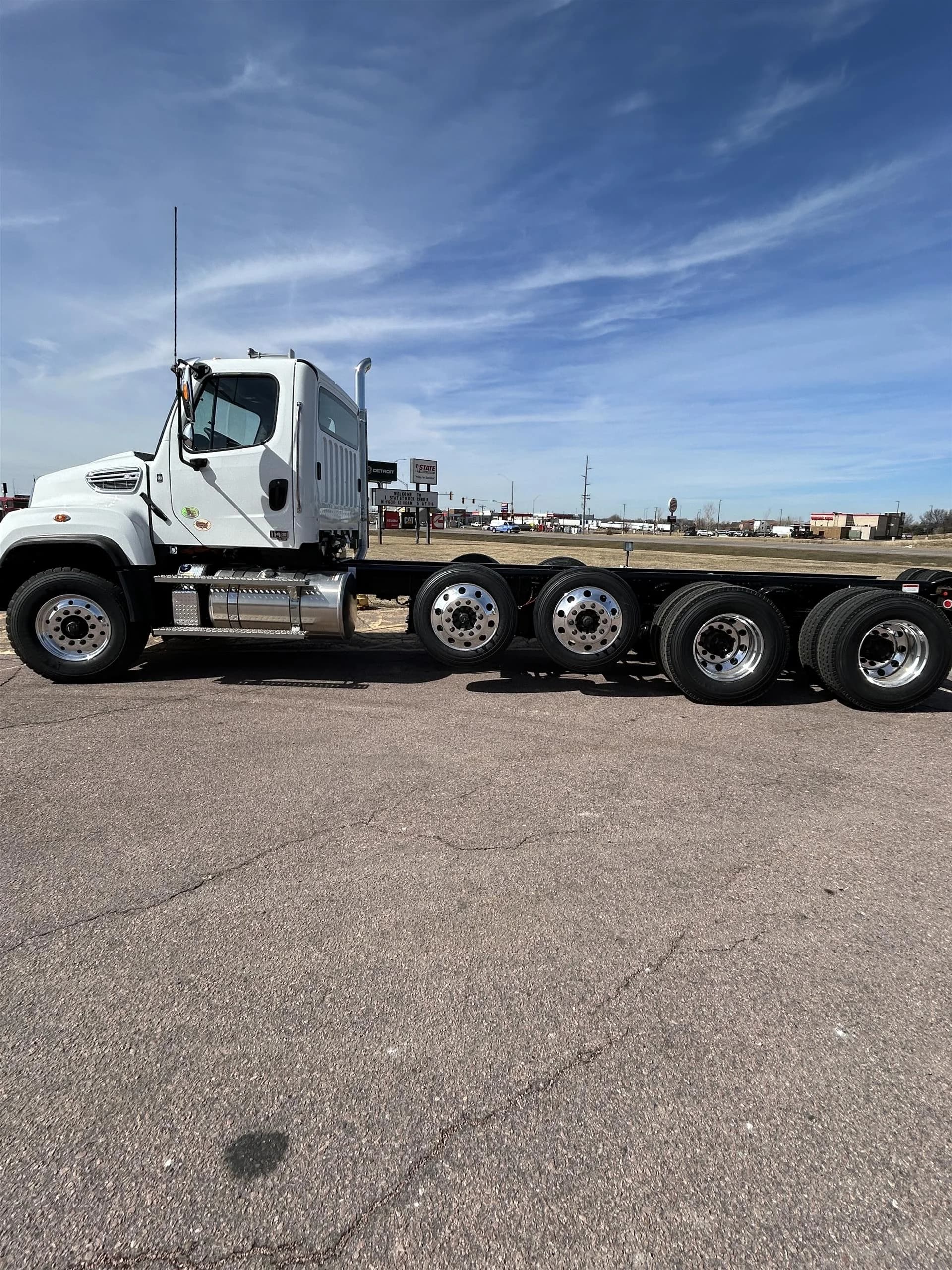 2027 Freightliner 114SD