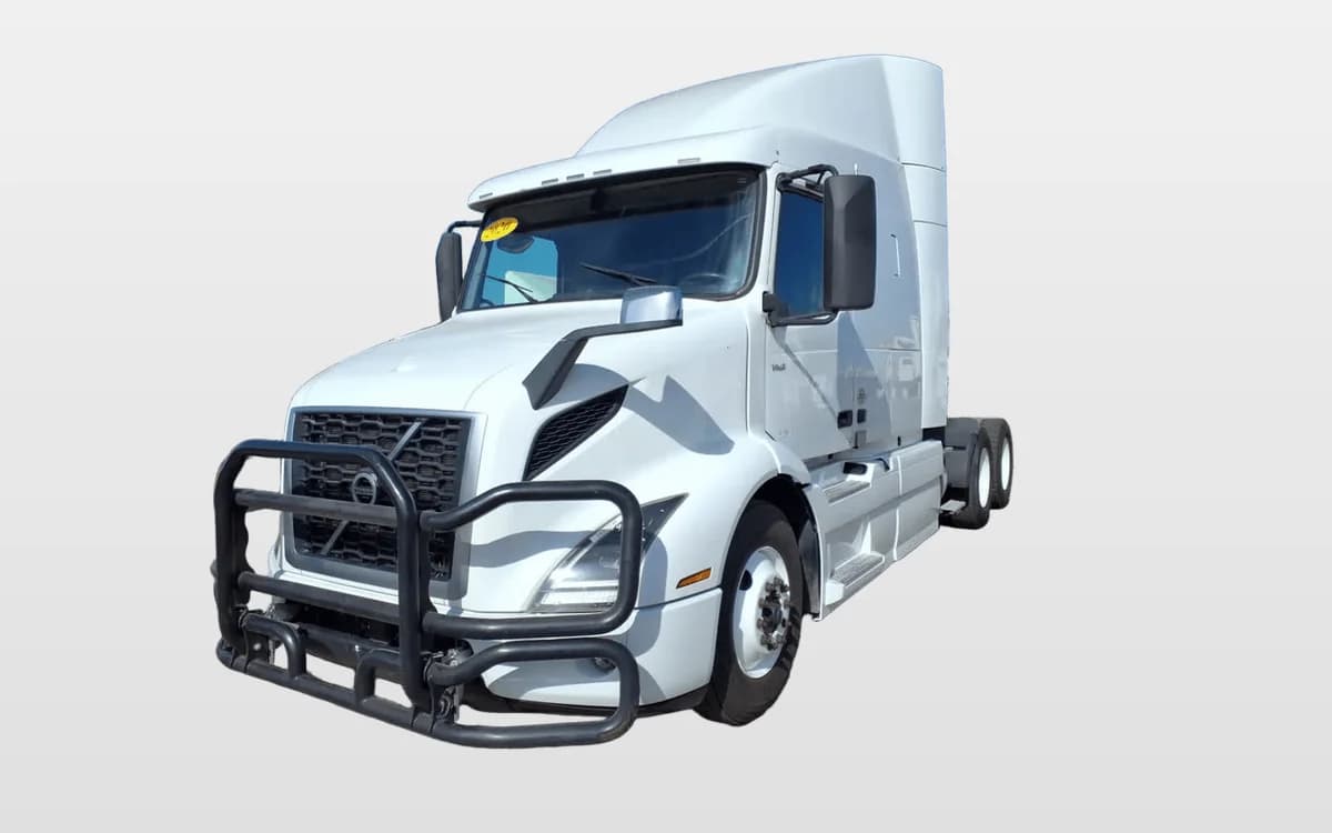 2020 Volvo VNR 640 in Phoenix, AZ