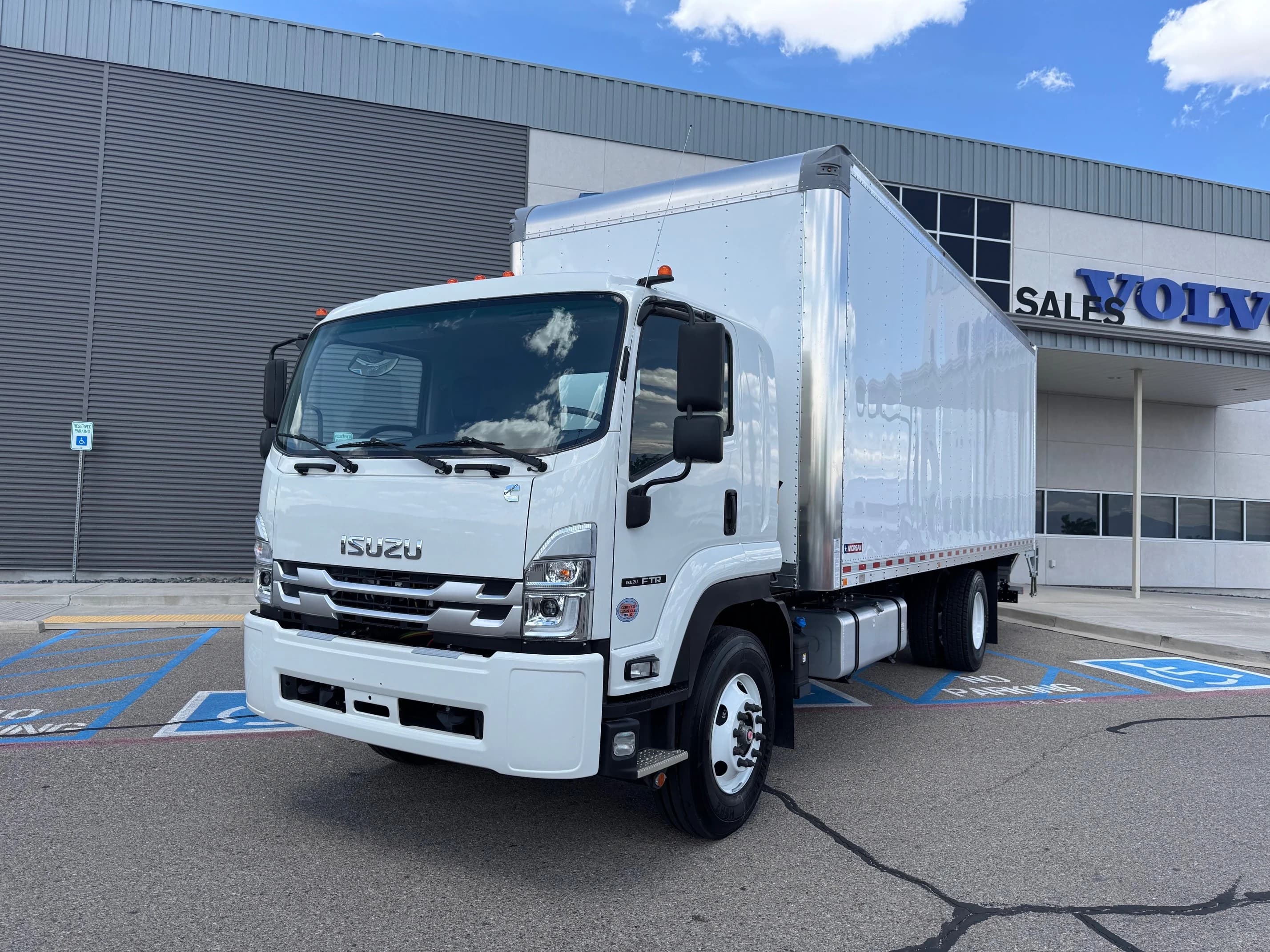 2025 Isuzu FTR