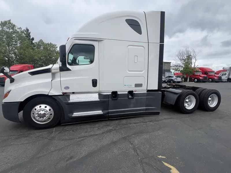 2022 Freightliner Cascadia