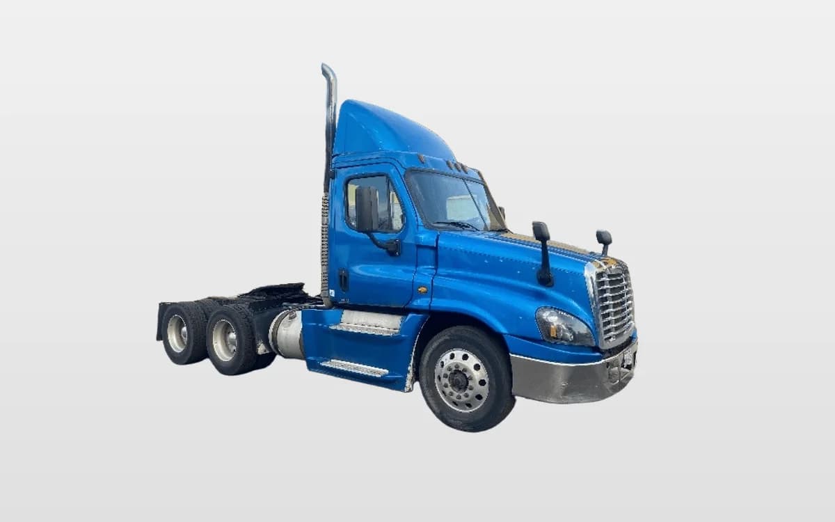 2017 Freightliner Cascadia in Youngstown, OH