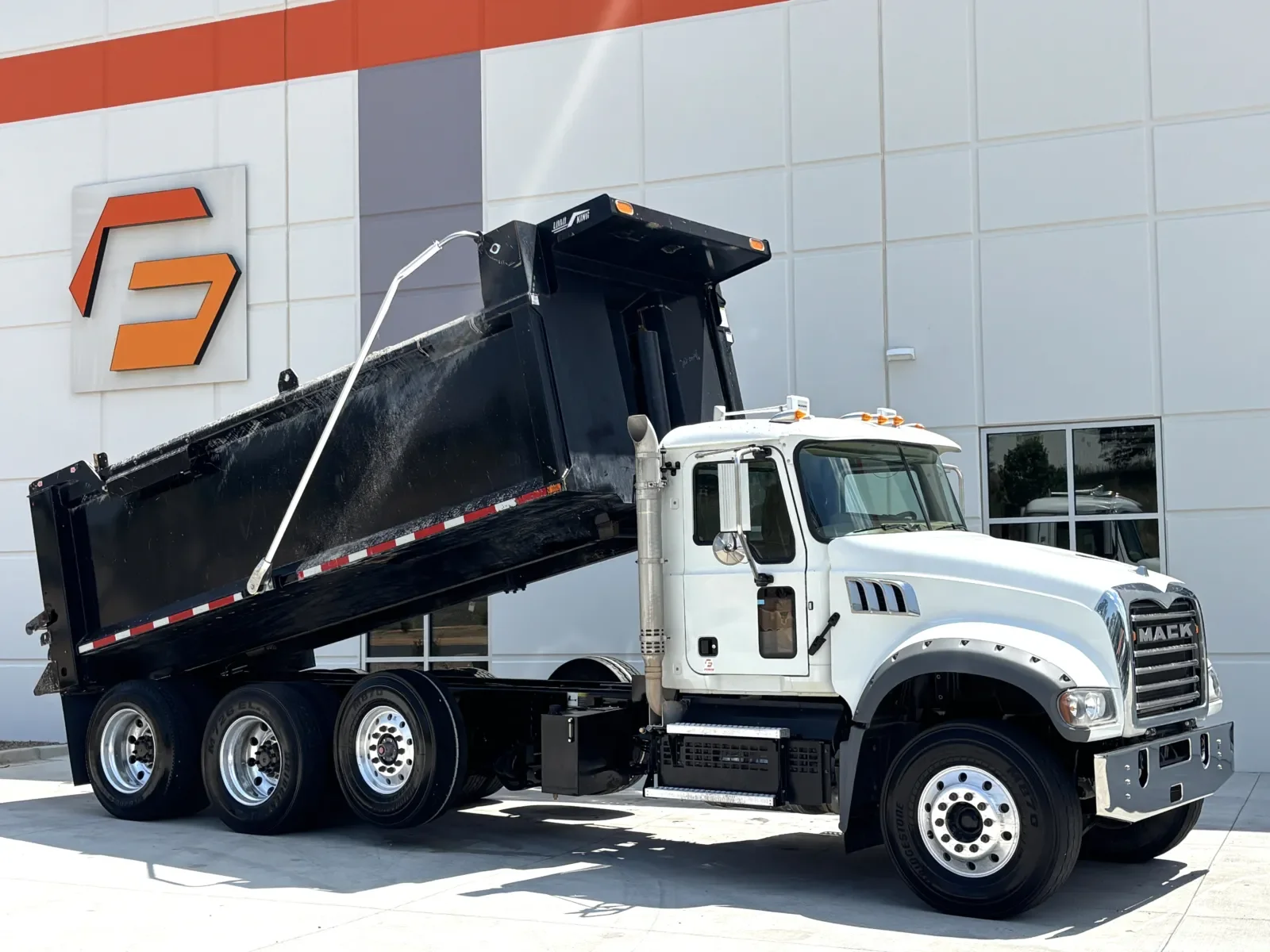 2023 Mack Granite