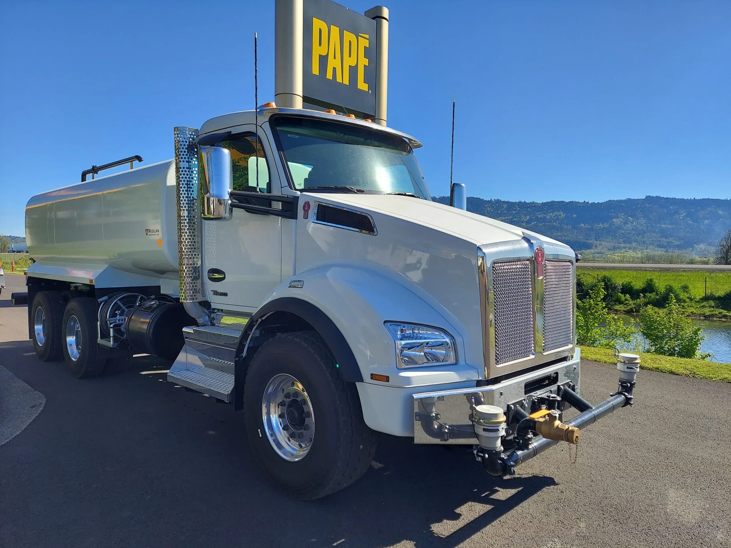2024 Kenworth T880