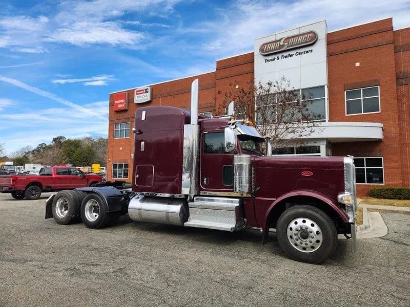 2021 Peterbilt 389