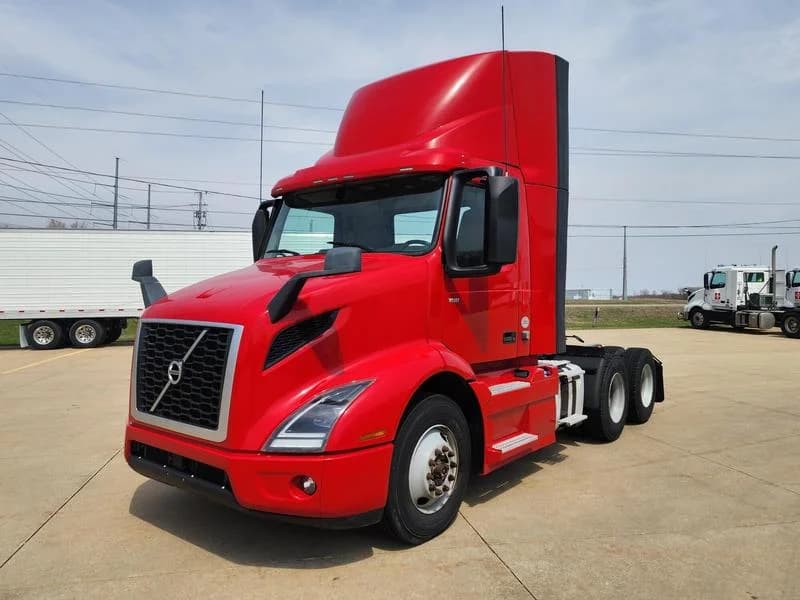 2020 Volvo VNR 640