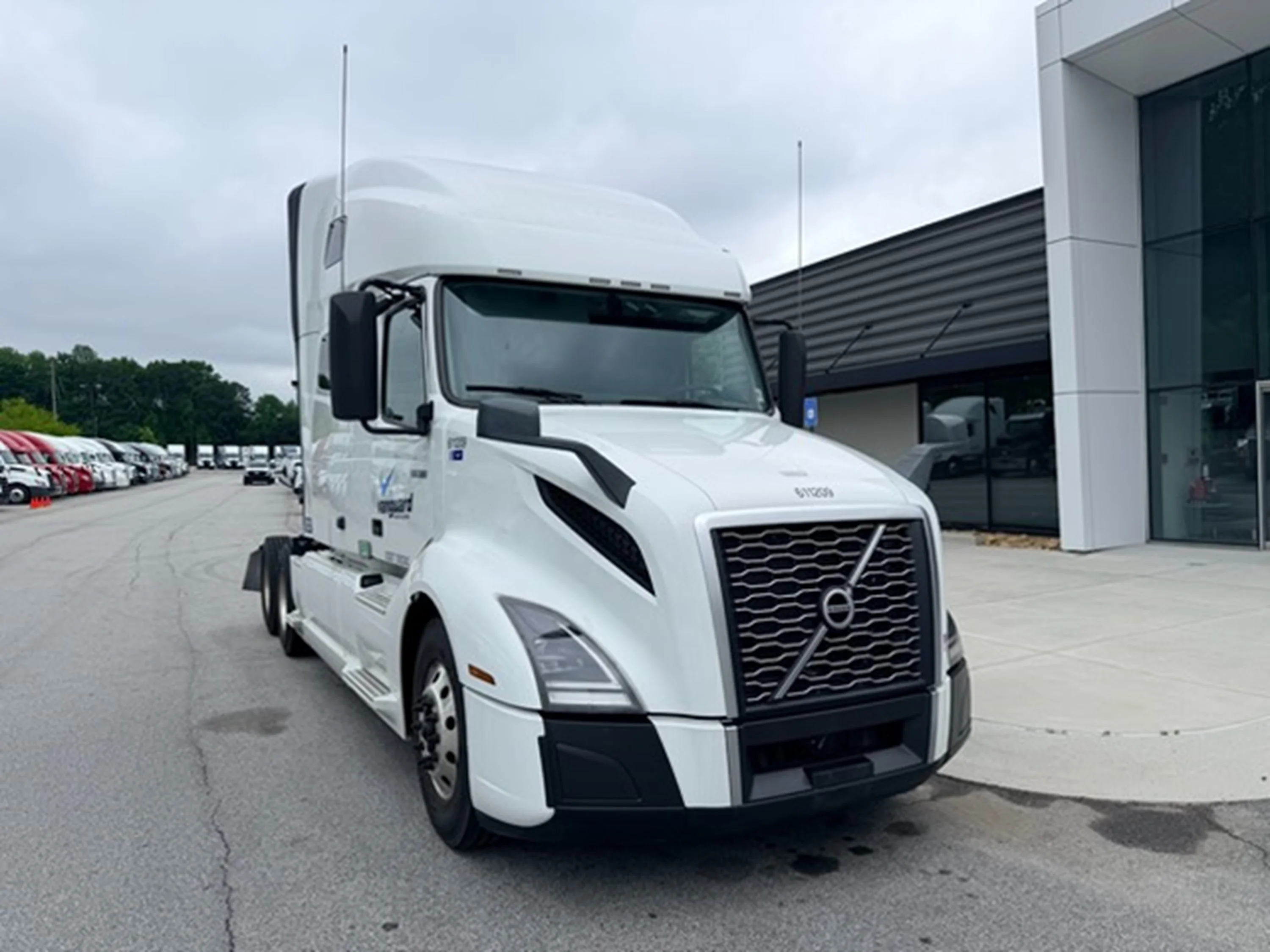 2023 Volvo VNL 760