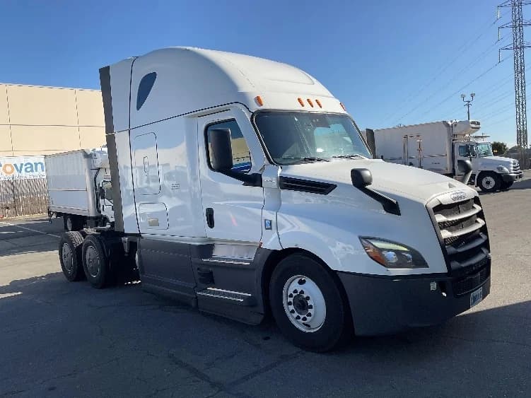 2023 Freightliner Cascadia