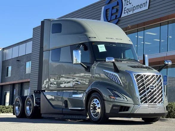 2025 Volvo VNL 860