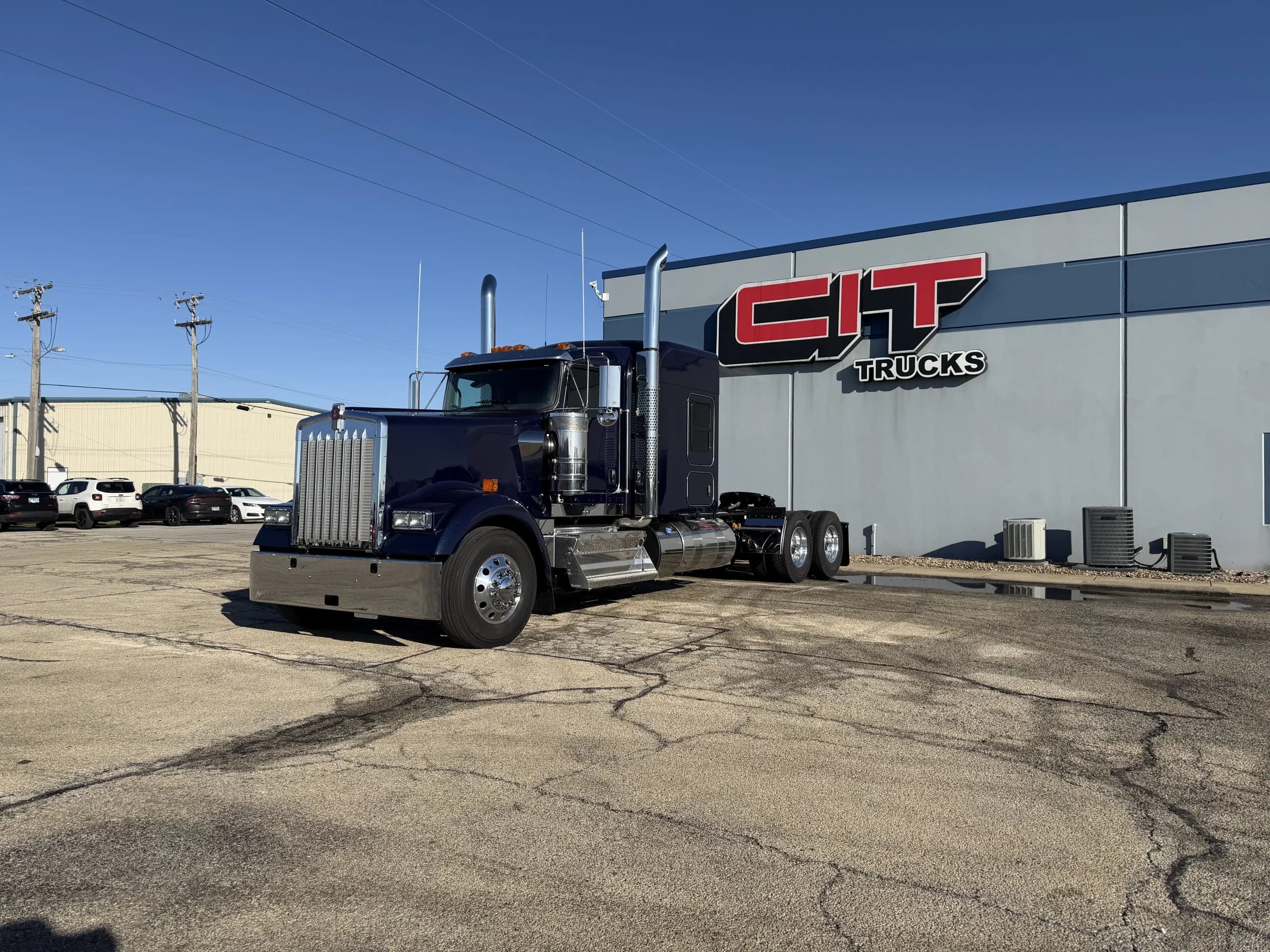 2027 Kenworth W900