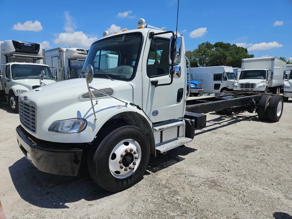 2020 Freightliner M2 106
