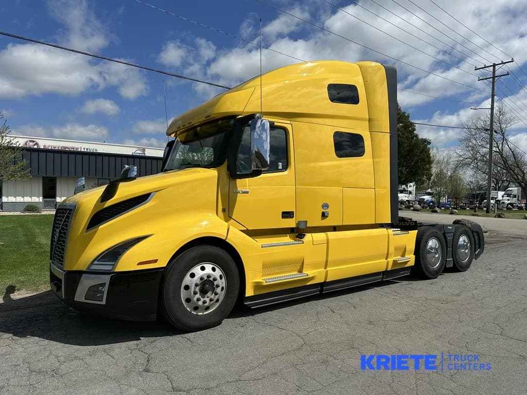 2022 Volvo VNL 760
