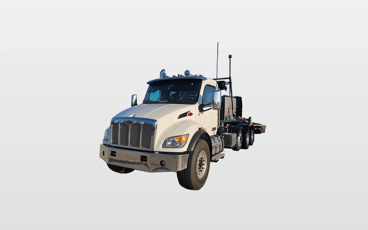 2025 PETERBILT 548